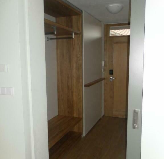 اتاق استاندارد, Madl