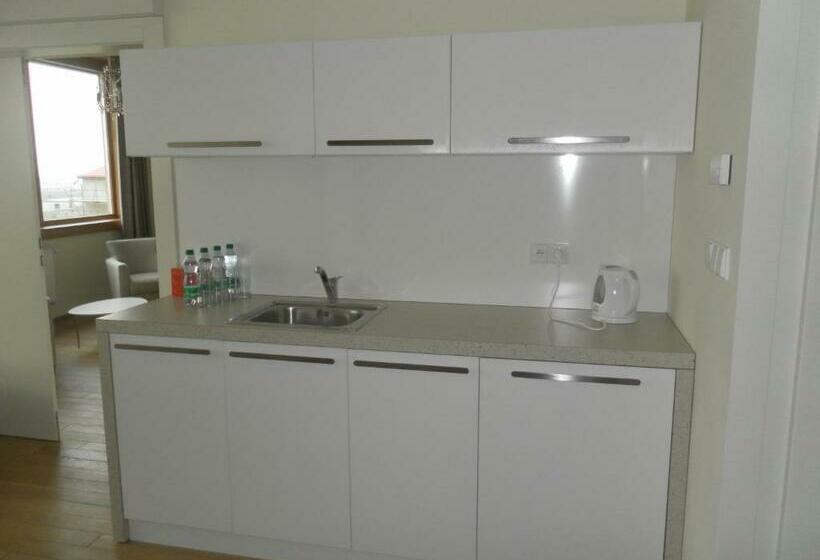 آپارتمان 1 خوابه, Madl