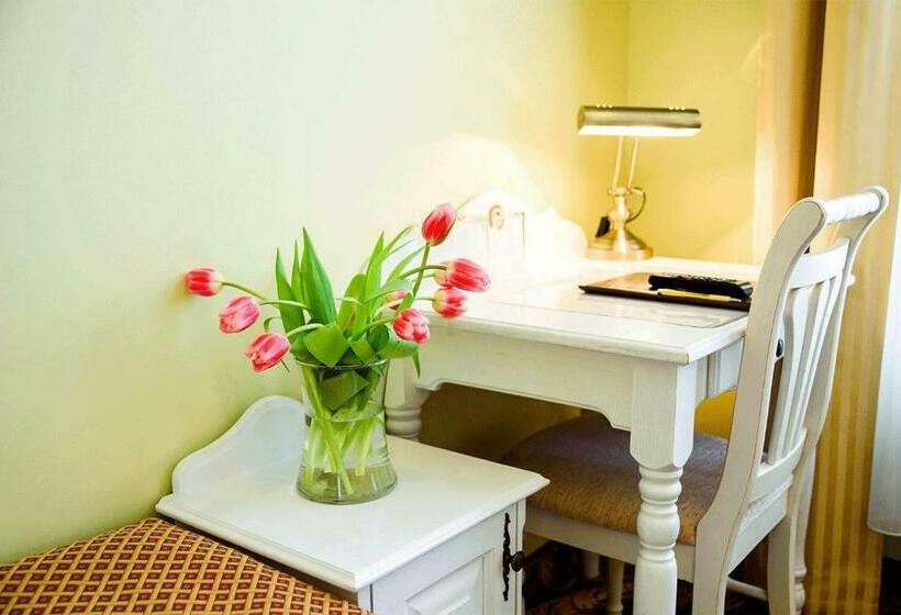 اتاق خانوادگی, Metsis