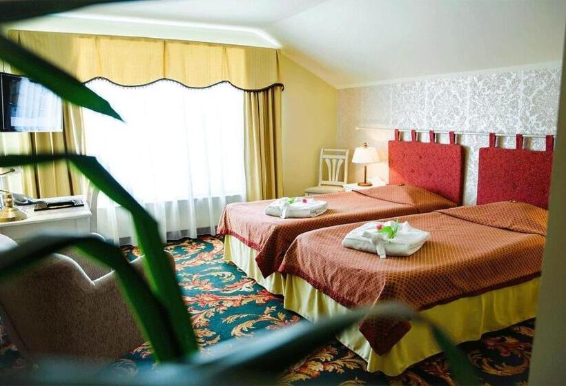 اتاق لوکس با وان آب گرم, Metsis