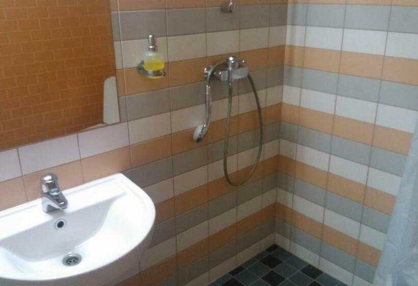 اتاق خانوادگی, Ranna Villa & Free Parking