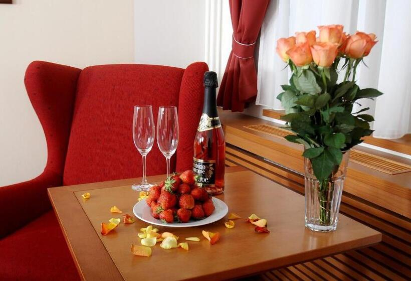 스탠다드 트리플 룸, Slovan