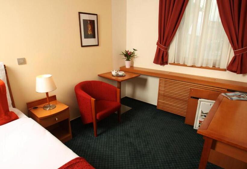 4인용 스탠다드 룸, Slovan