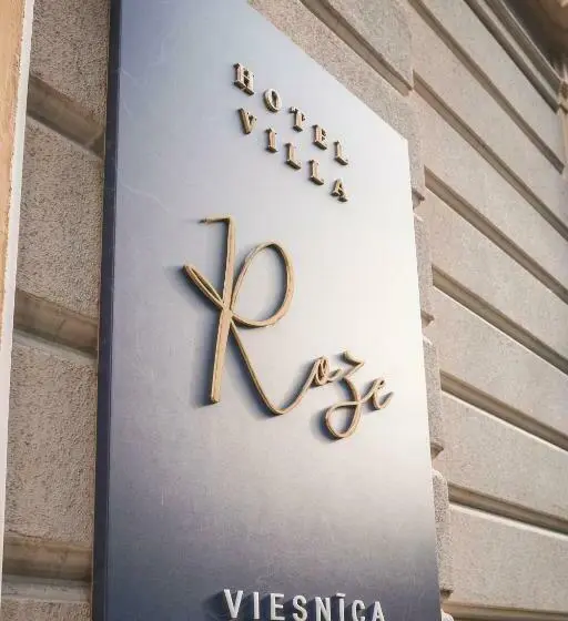 اتاق سوپریور, Roze Villa