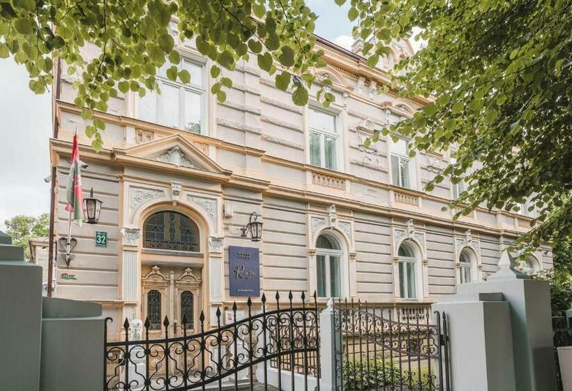 اتاق سوپریور, Roze Villa