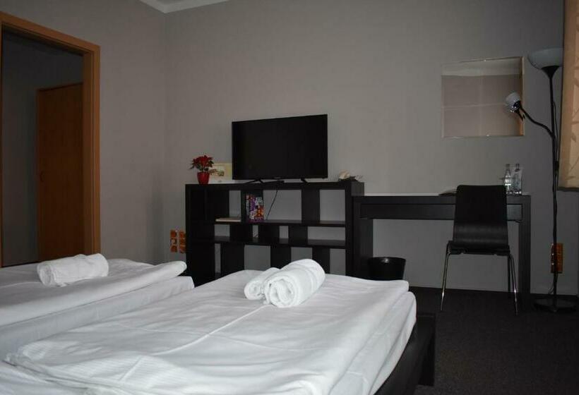 غرفة قياسية, Zlatá štika