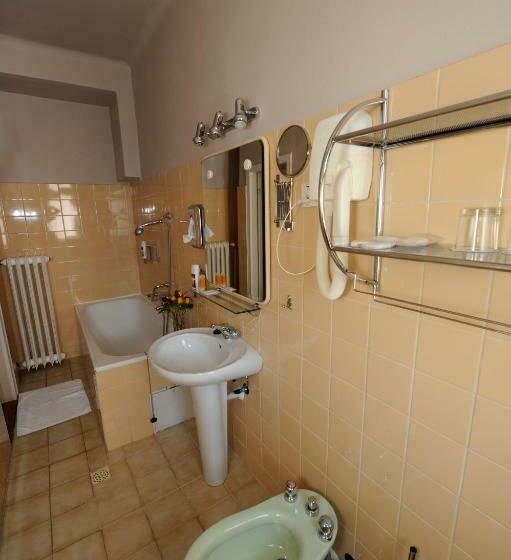 غرفة قياسية, Zlatá štika