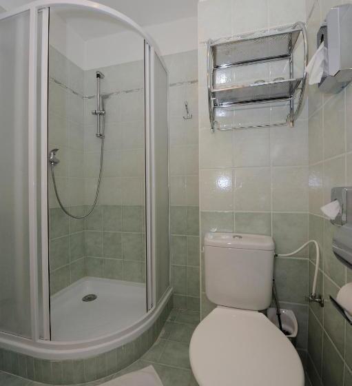 شقة غرفة واحدة, Zlatá štika