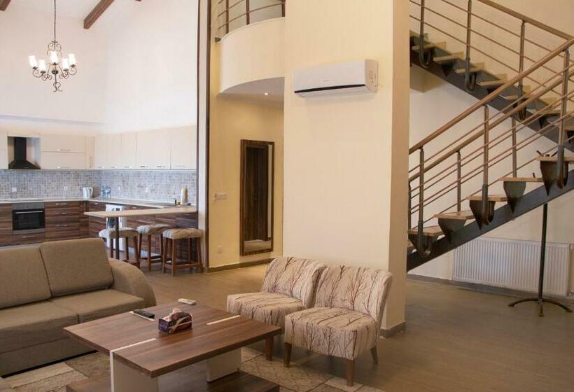 ویلای 3 خوابه, Korek Mountain Resort
