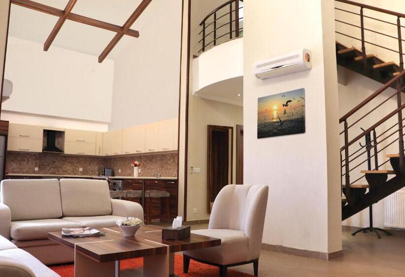 ویلای 3 خوابه, Korek Mountain Resort