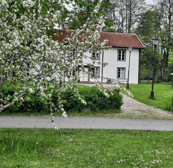 Номер Стандарт Четырехместный Совместный Санузел, Kvarndammens Bed & Breakfast