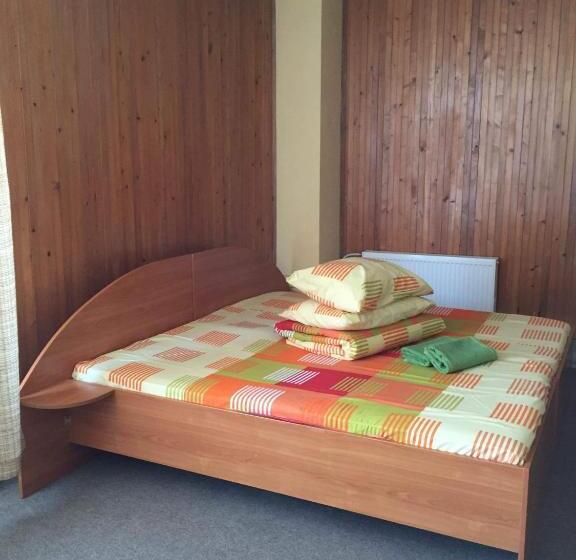 اتاق استاندارد چهار تخته, Motelis Jonučiai