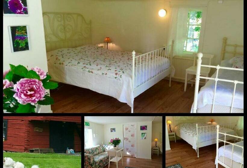 חדר סטנדרט לשלושה עם חדר אמבטיה משוף, Stora Djulö Vandrarhem