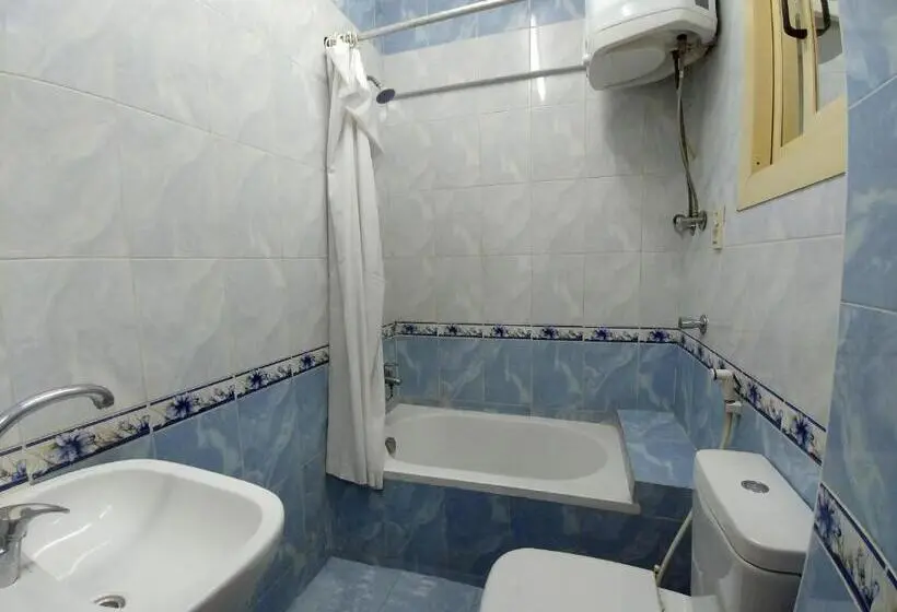 اتاق استاندارد سه نفره, Sun Hostel Cairo