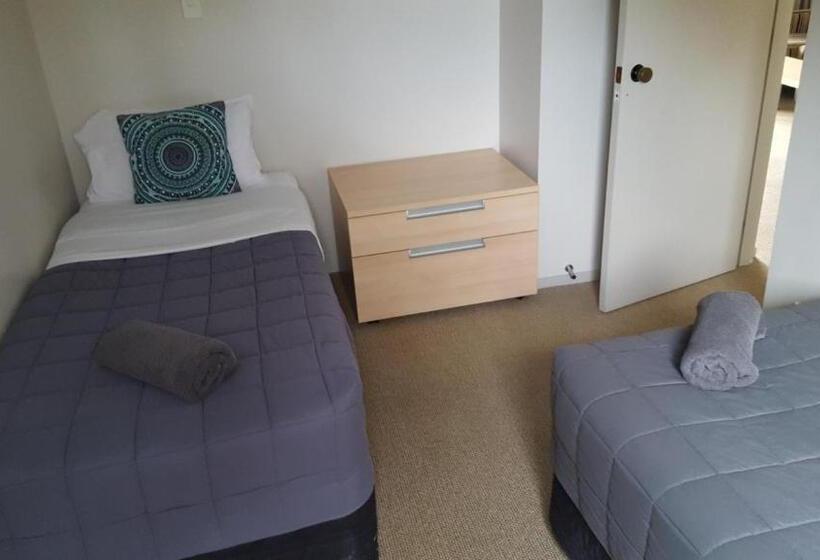 סוויטה, Akaroa Waterfront Motels