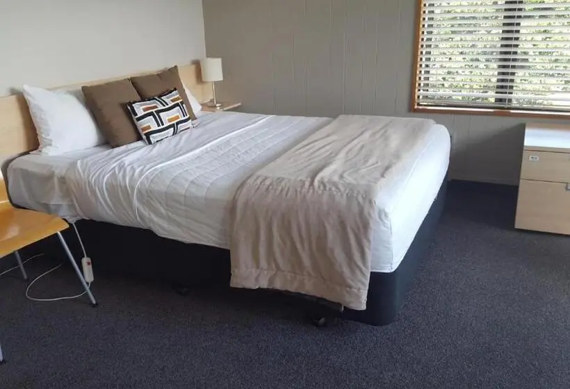 Perhehuone, Akaroa Waterfront Motels