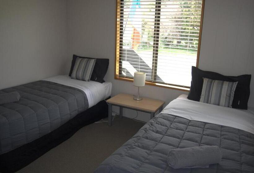 Семейный Номер, Akaroa Waterfront Motels