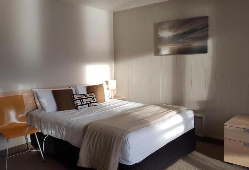 Студия Стандарт, Akaroa Waterfront Motels