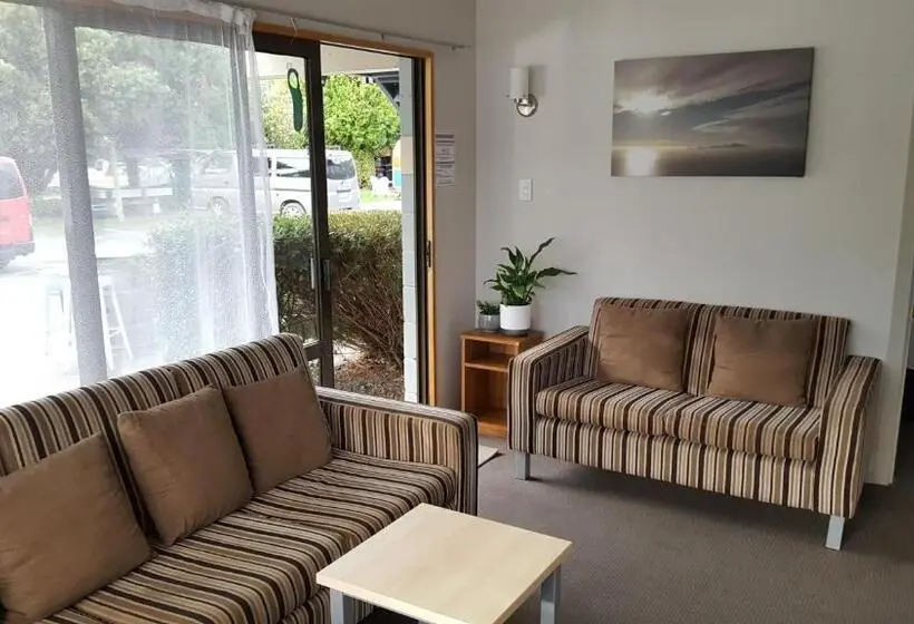 Huoneisto 3 Makuuhuonetta, Akaroa Waterfront Motels
