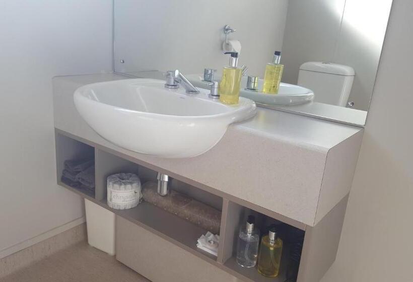 דירת שלושה חדרים, Akaroa Waterfront Motels