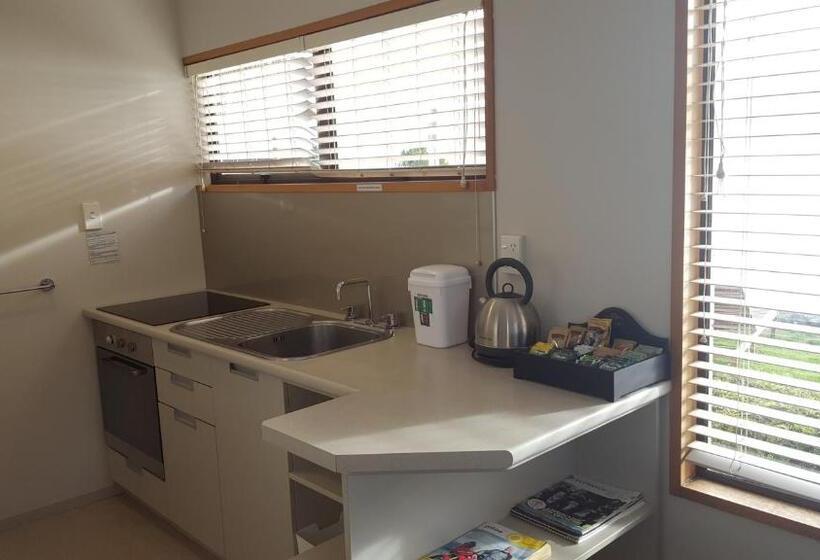 דירת שלושה חדרים, Akaroa Waterfront Motels