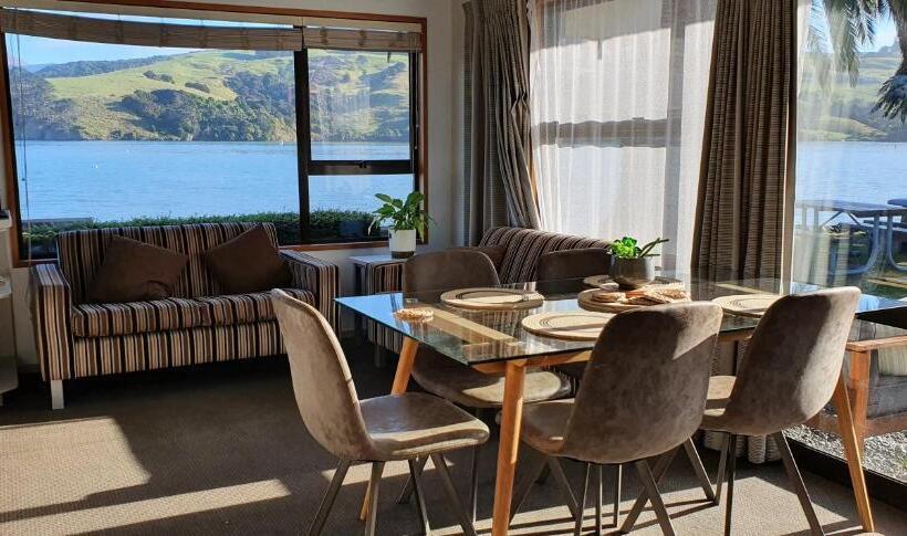 Апартаменты 3 Спальни, Akaroa Waterfront Motels