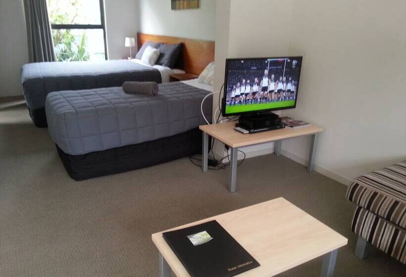 סטודיו אקונומי, Akaroa Waterfront Motels