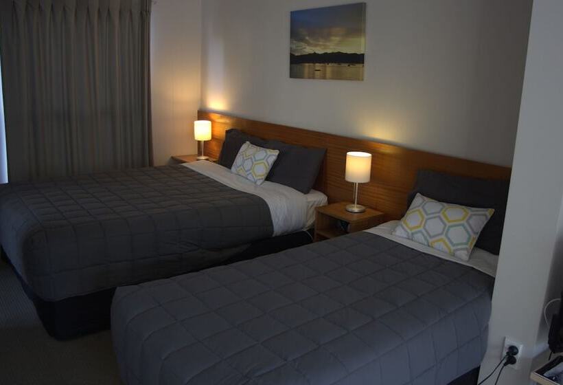 סטודיו אקונומי, Akaroa Waterfront Motels