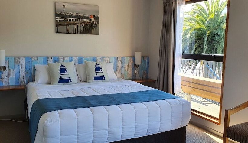 סוויטה, Akaroa Waterfront Motels