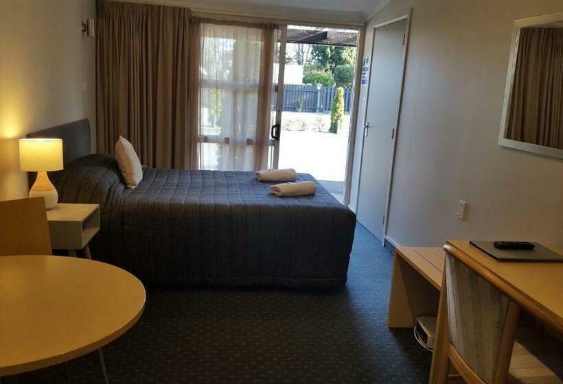Escritório Estándar, Amble Inn Motel