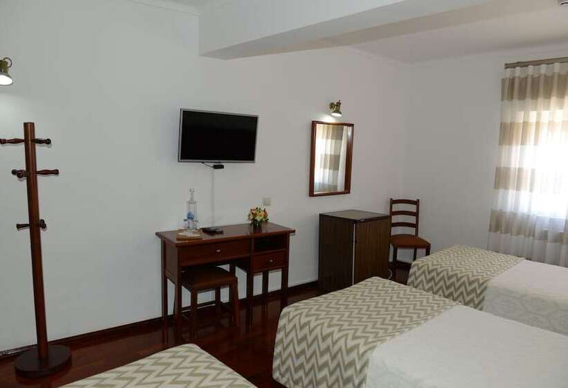 غرفة قياسية ثلاثية, Estalagem Sequeira