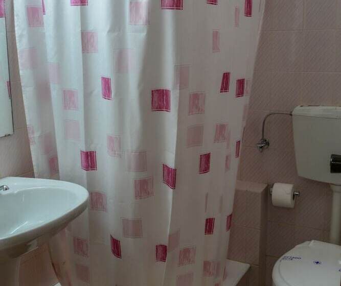 غرفة قياسية ثلاثية, Estalagem Sequeira