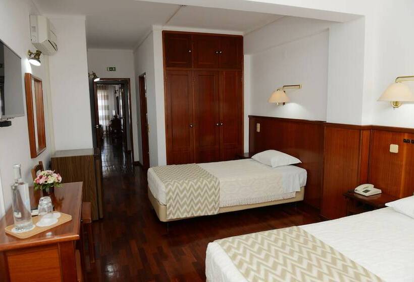 غرفة قياسية ثلاثية, Estalagem Sequeira