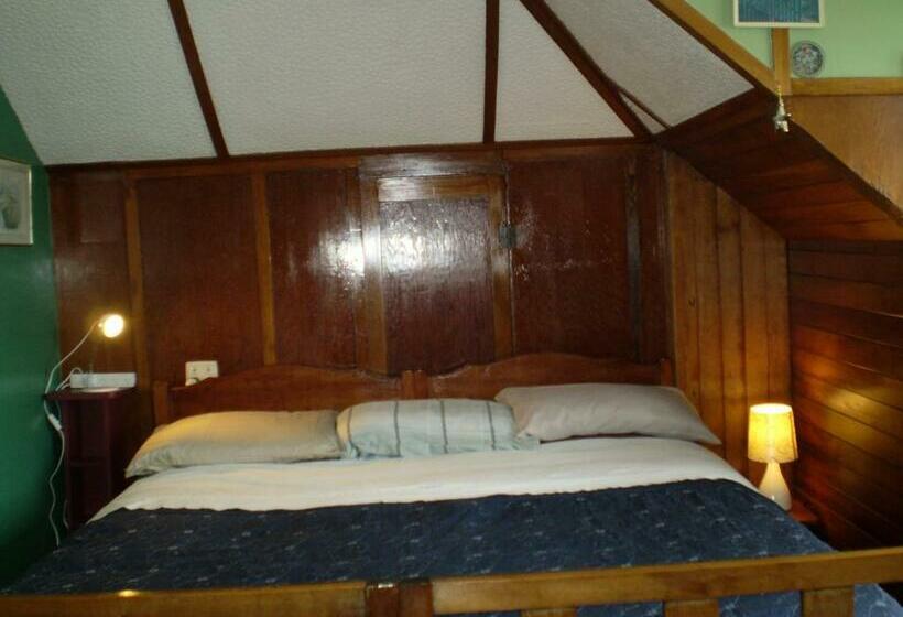 ファミリールーム, Federation House