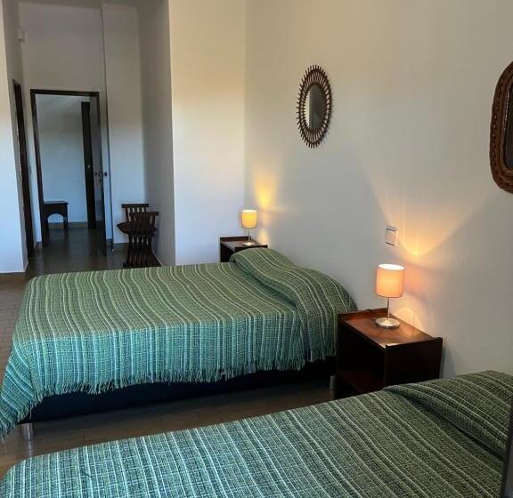 غرفة إقتصادية ثلاثية, Miradouro Da Serra