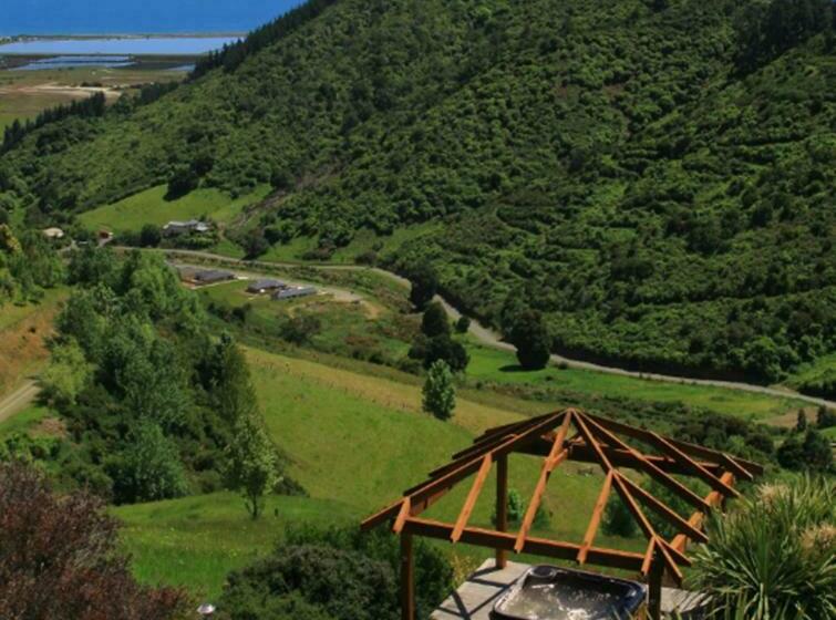 Номер Стандарт Вид на Сад, Parautane Lodge