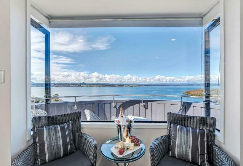 סוויטה דלוקס, Serenity On Wakeman