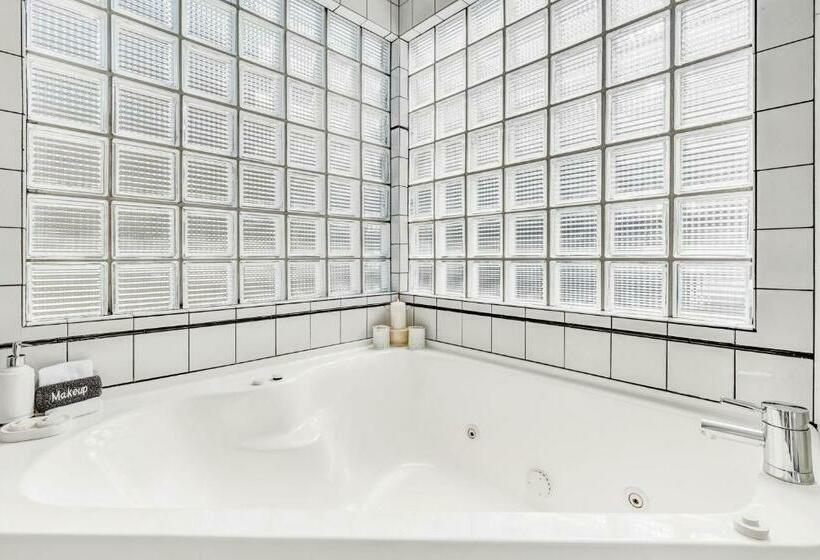 סוויטה דלוקס, Serenity On Wakeman