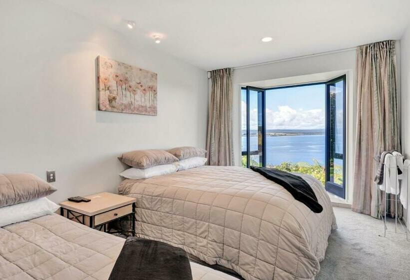 חדר סטנדרט, Serenity On Wakeman