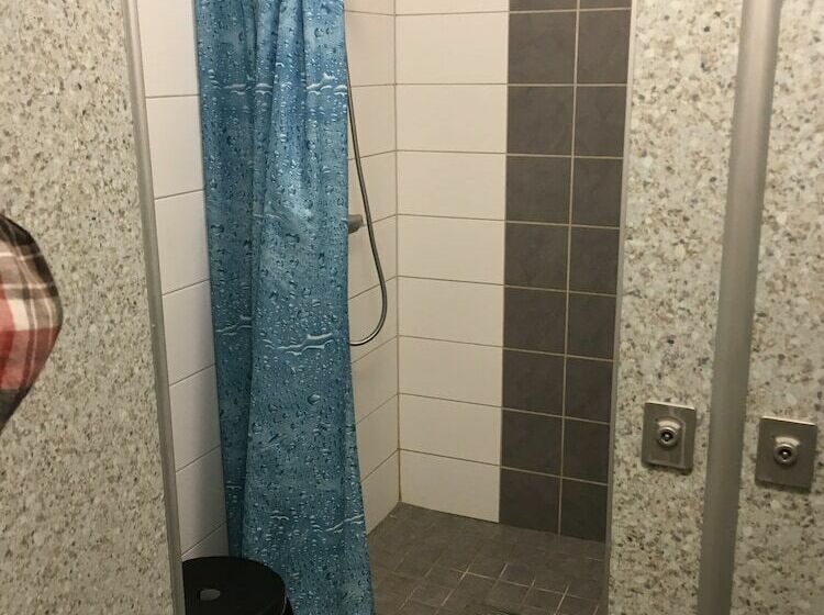 اتاق استاندارد چهارنفره با سرویس بهداشتی مشترک, Charlottsborgs Camping Och Vandrarhem