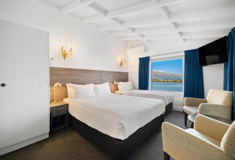 Standard studio with lake view, Lakeview Colonial Motel