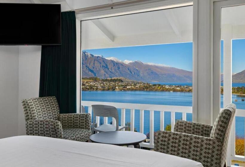 Standard studio with lake view, Lakeview Colonial Motel