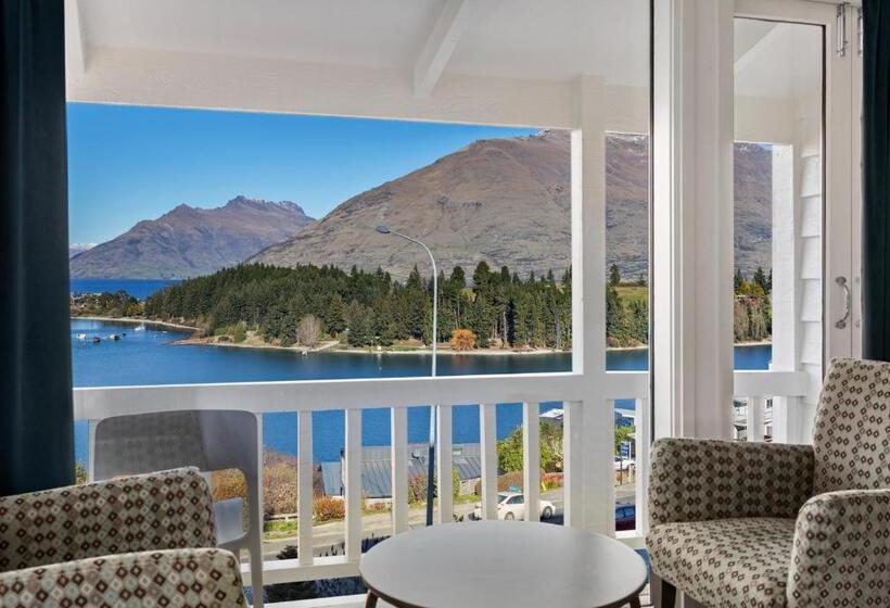 Standard studio with lake view, Lakeview Colonial Motel