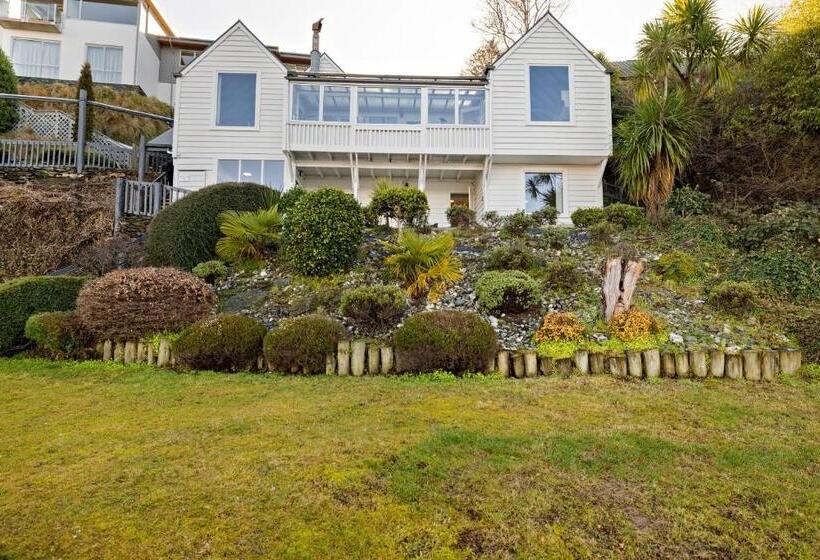 Семейный Номер, Lakeview Colonial Motel