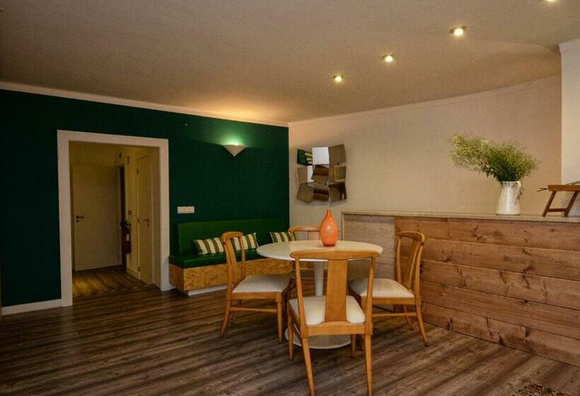 إستوديو قياسى, Guimaraesliving   Hostel & Adventure