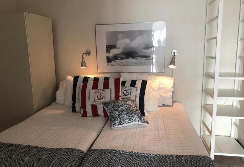 דירת חדר נוף לים, Marinan Richters