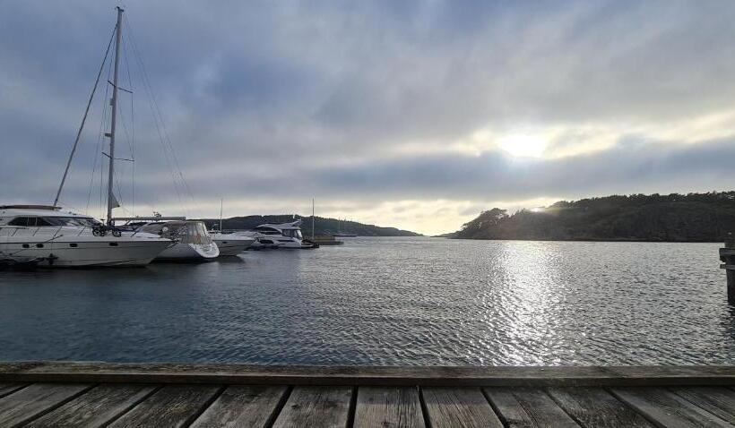 חדר סטנדרטי לארבעה עם חדר אמבטיה משותף, Marinan Richters