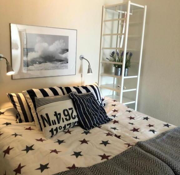 דירת חדר נוף לים, Marinan Richters