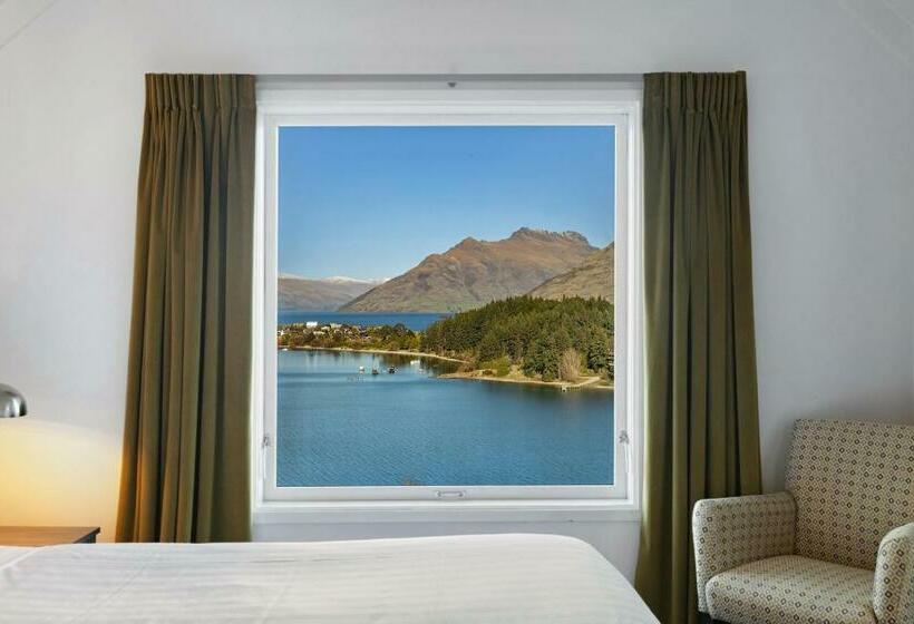 Standard studio with lake view, Lakeview Colonial Motel
