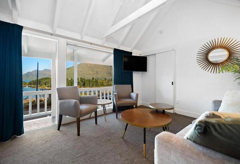 Suite with lake view, Lakeview Colonial Motel